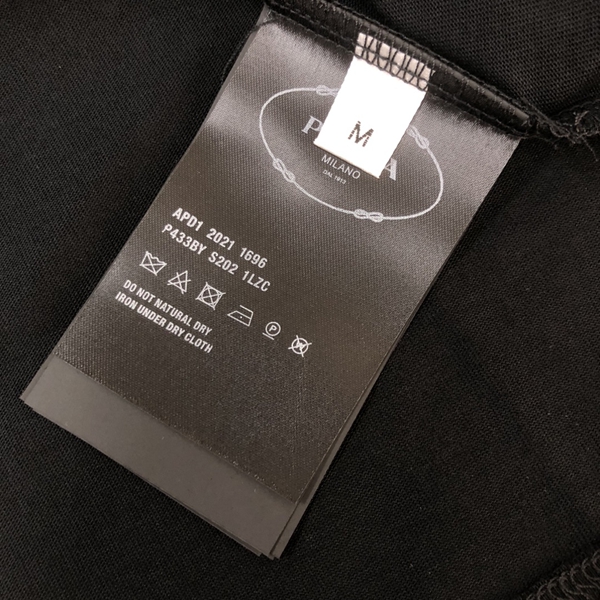 ブランドTシャツ着用イメージ